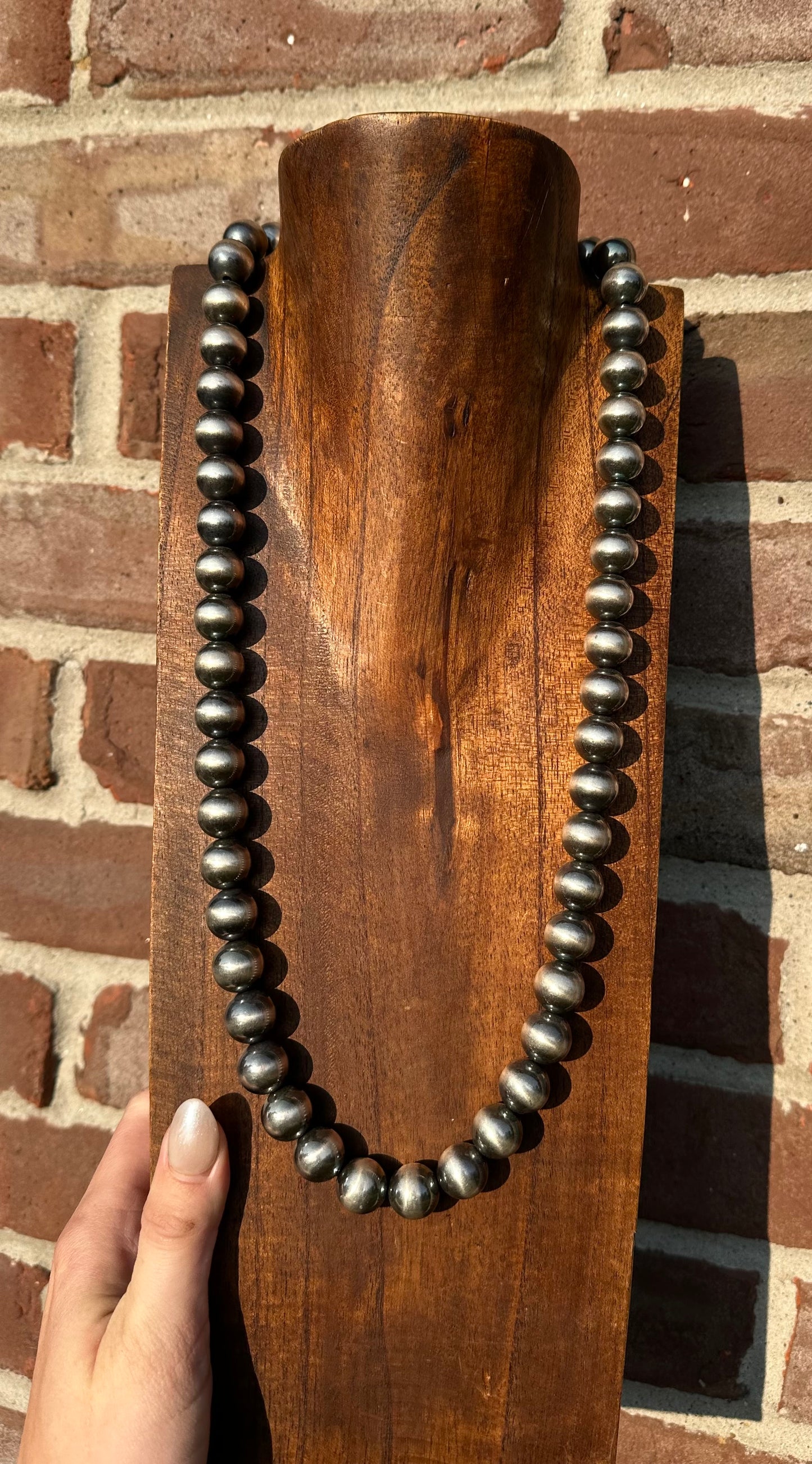 14mm Navajo Pearls // 28”